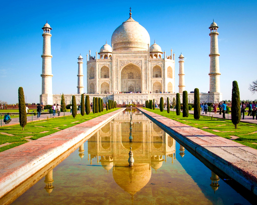 Manali by Volvo and Delhi – Agra – Jaipur - Delhi by Carr